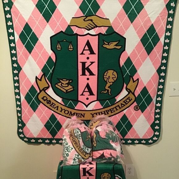 Alpha Kappa Alpha Sorority Blanket throw - Picture 2 of 4